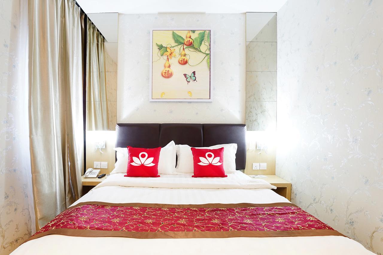 Cardinal Lucky Star Hotel Batam Esterno foto