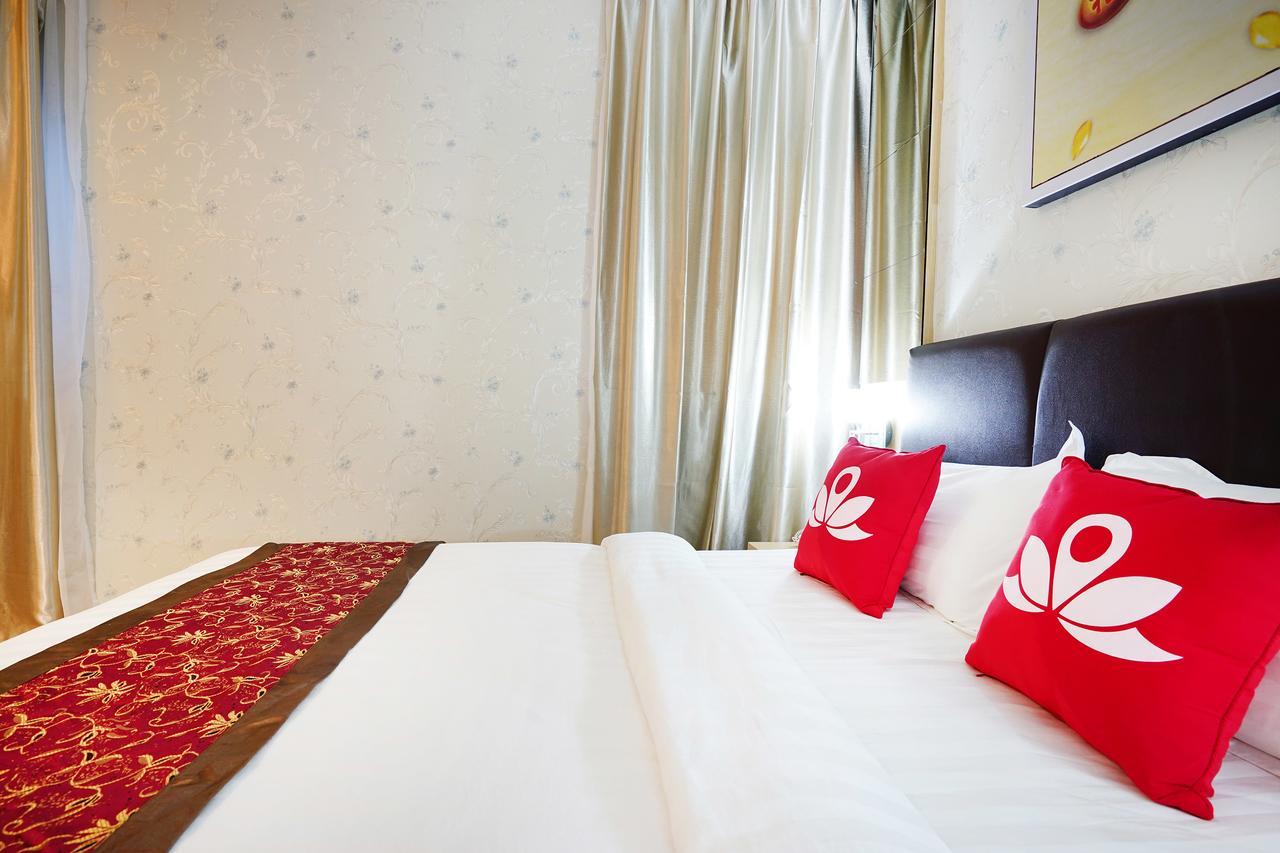 Cardinal Lucky Star Hotel Batam Esterno foto