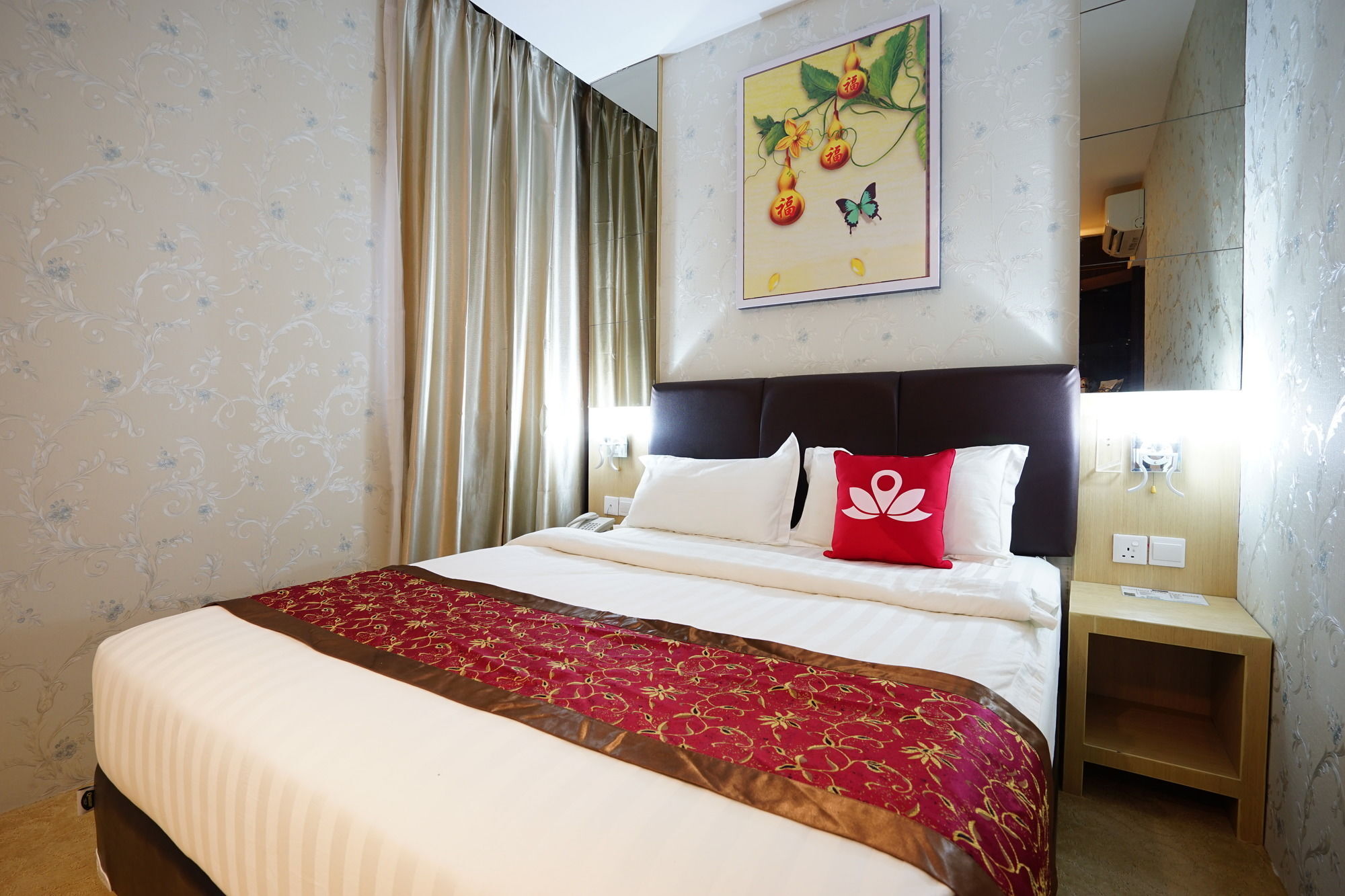 Cardinal Lucky Star Hotel Batam Esterno foto