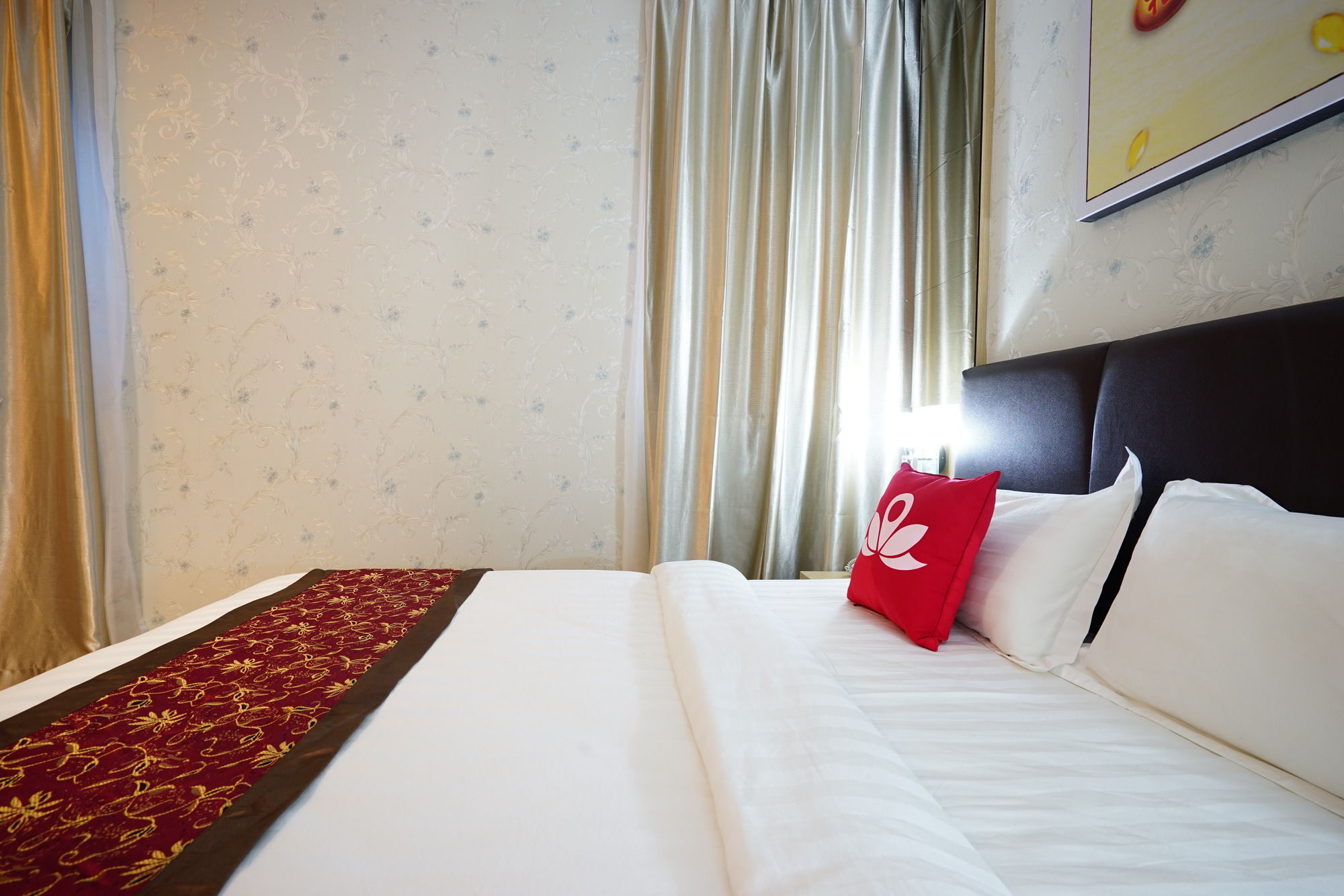 Cardinal Lucky Star Hotel Batam Esterno foto