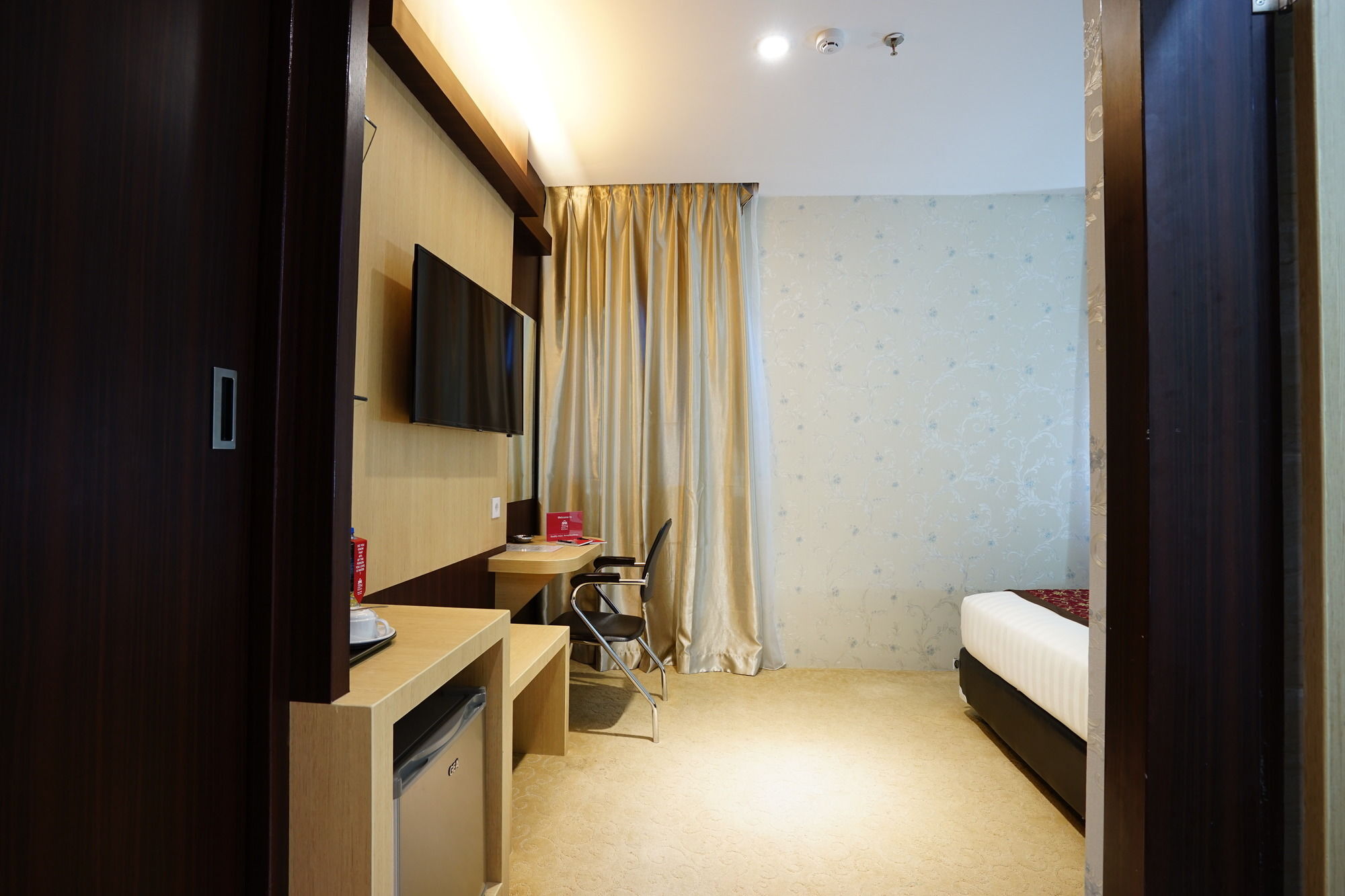 Cardinal Lucky Star Hotel Batam Esterno foto